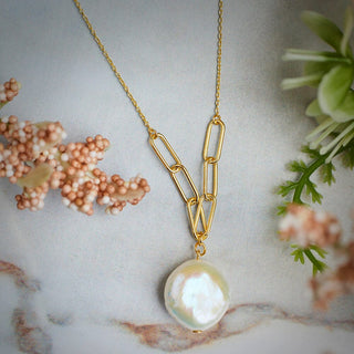 Unshaped Pearl With Link Gold Pendant Necklace in 9K Yellow Gold-18"
